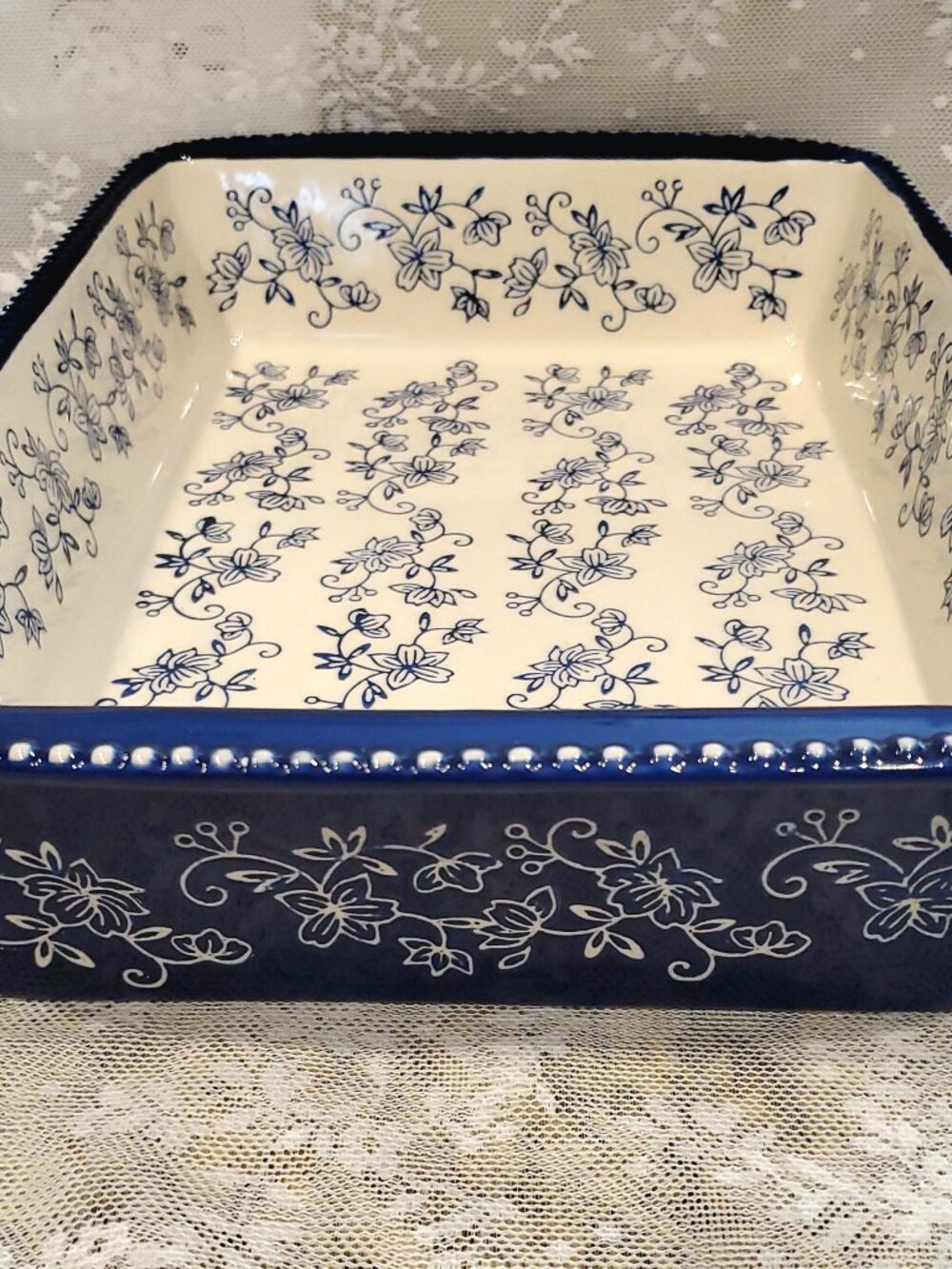 RARE TEMPTATIONS BY TARA FLORAL LACE 4 QT CASSEROLE DISH BLUE & WHITE NEW NO BOX